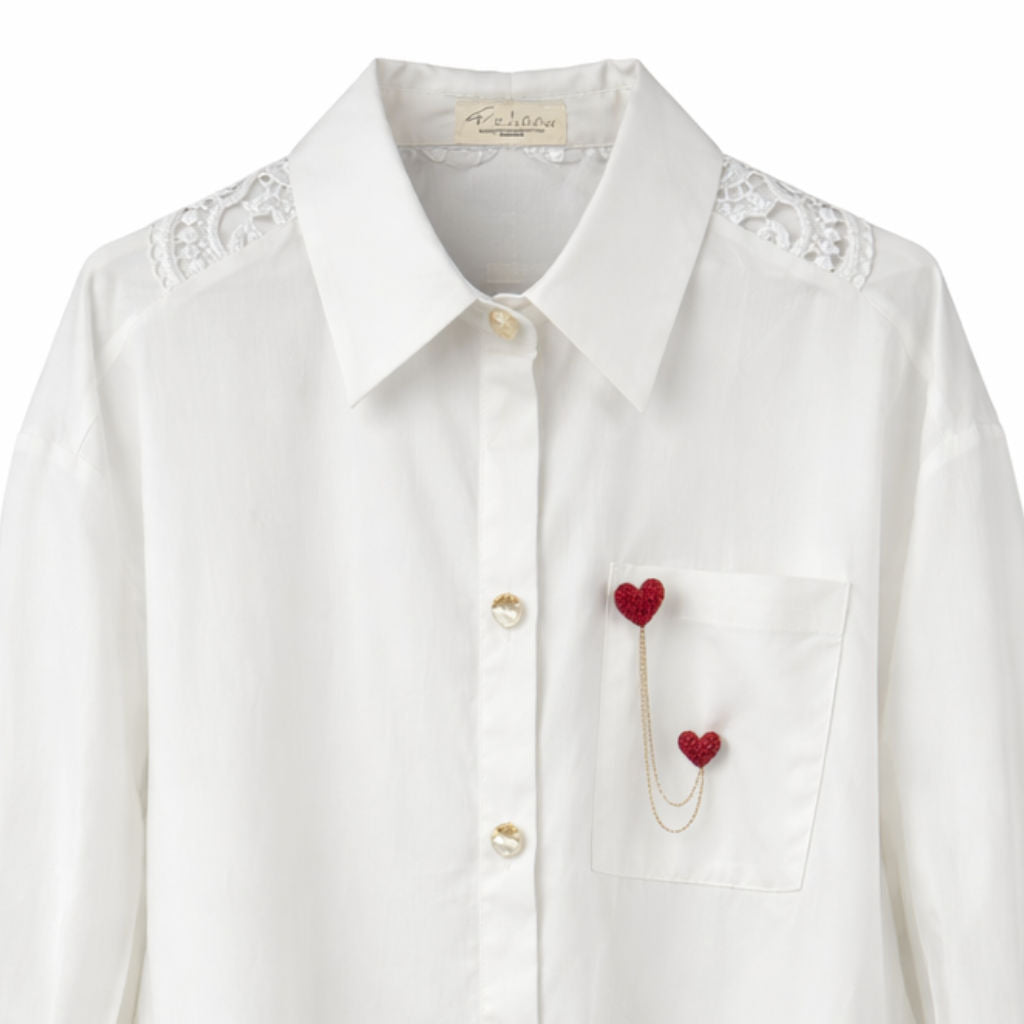 Camicia Donna Bianca Oversize con Pizzo Posteriore e Cuori Gioiello