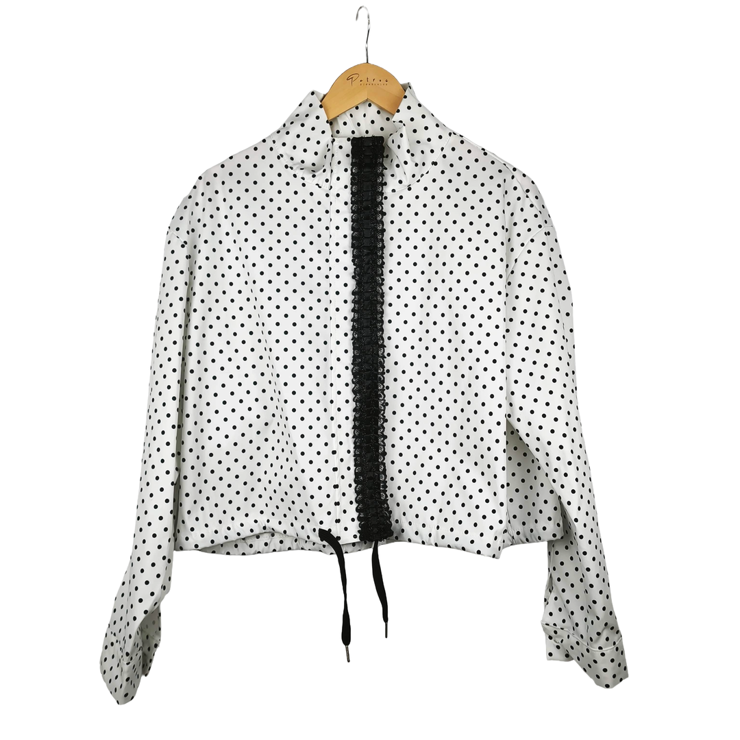 Giacca Cropped a Pois con Bordura in Merletto Nero e Laccetto